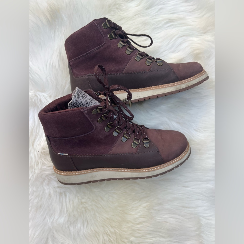 Toms Lace Up Boots